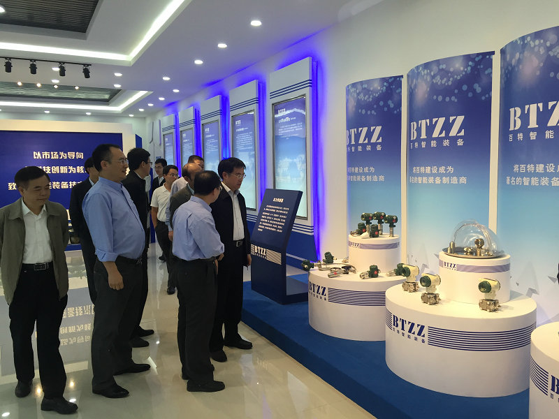 5be3aaf340f5c.jpg 2-15392630533.jpg